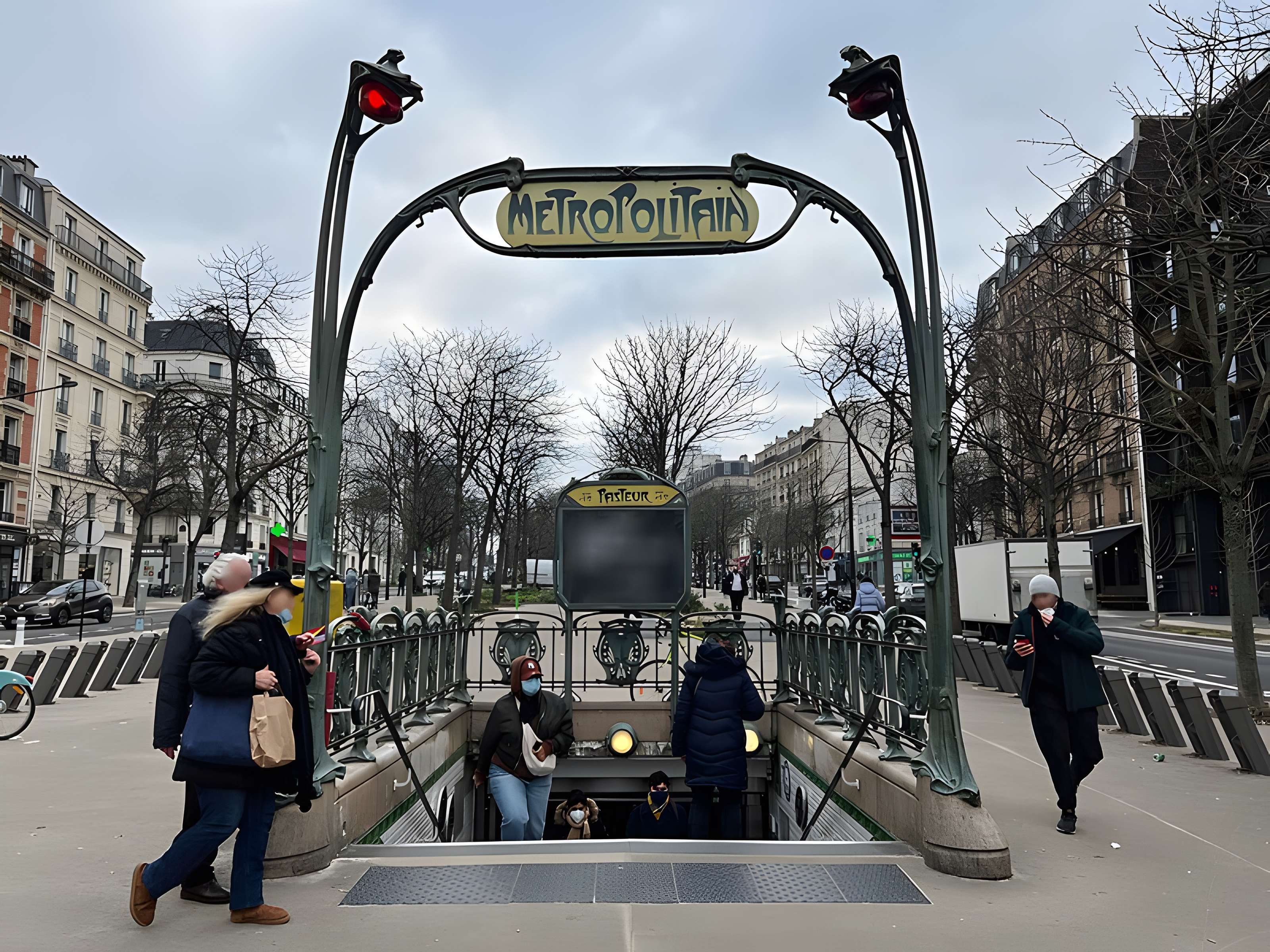 Édicule Guimard de la station Pasteur - Paris 15ème