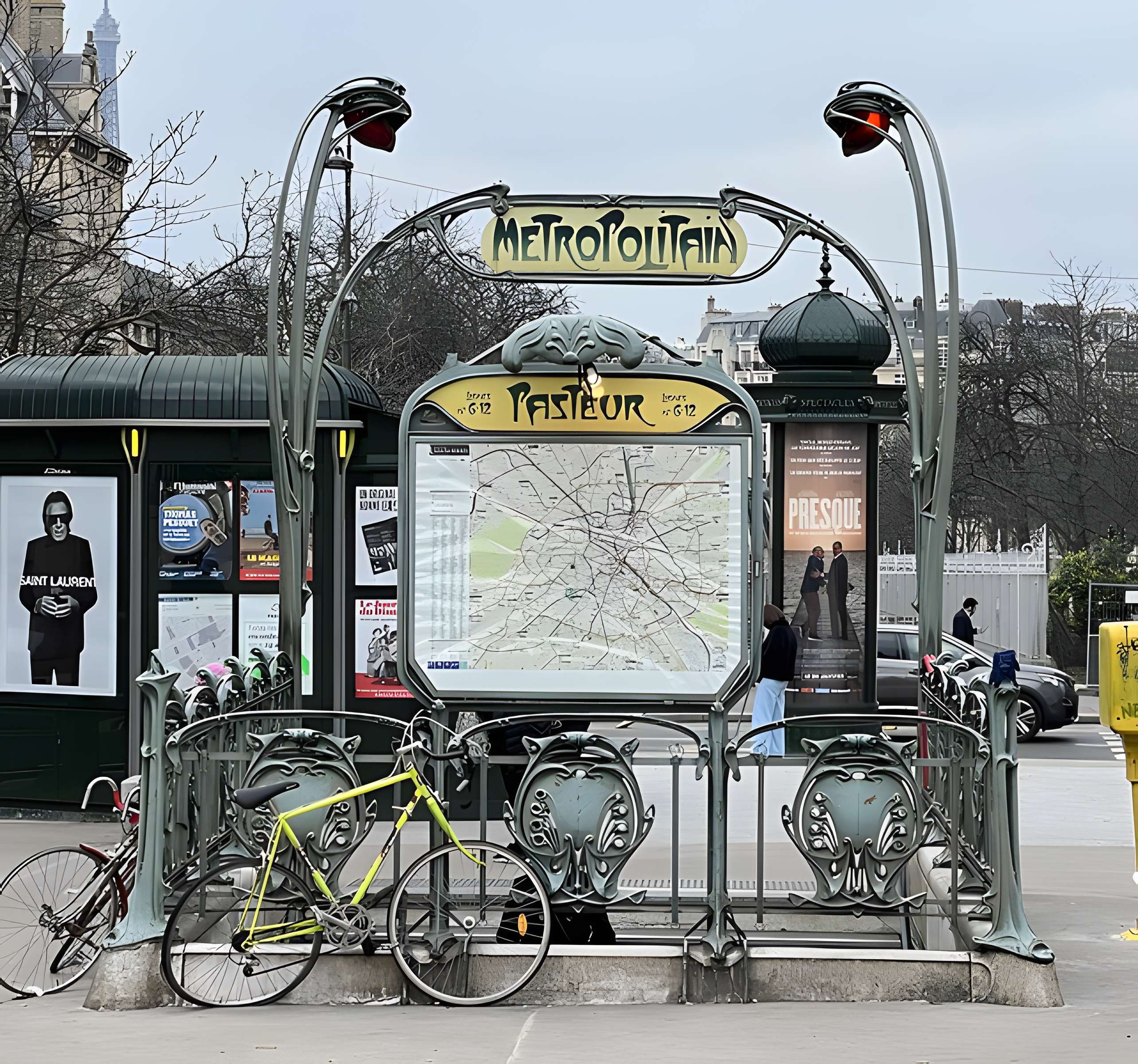 Édicule Guimard de la station Pasteur - Paris 15ème