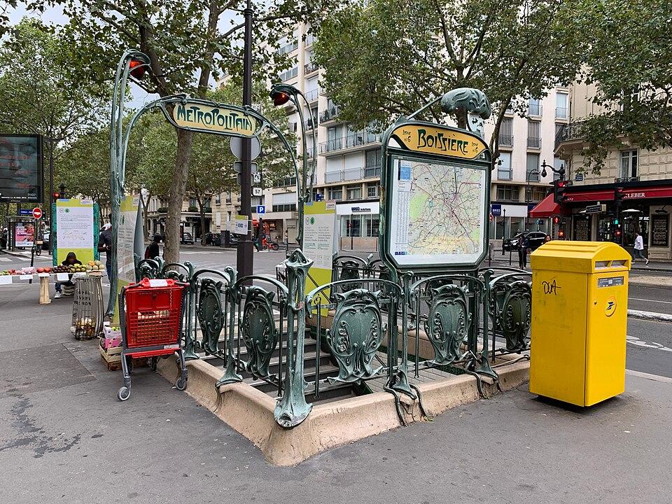 Édicule Guimard de la station Boissière - Paris 16ème