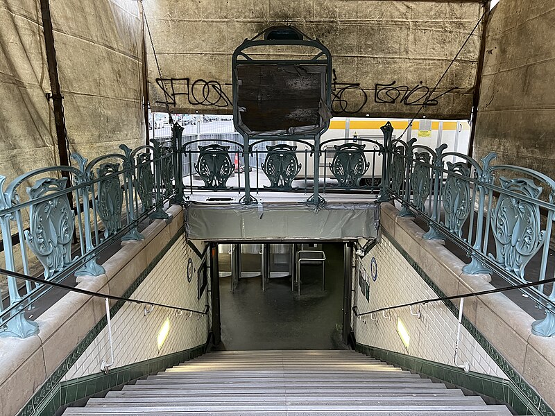 Édicule Guimard de la station Boissière - Paris 16ème
