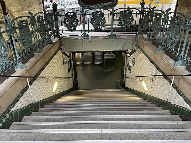 Édicule Guimard de la station Boissière - Paris 16ème