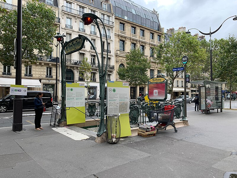 Édicule Guimard de la station Boissière - Paris 16ème
