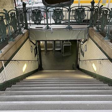 Édicule Guimard de la station Boissière - Paris 16ème