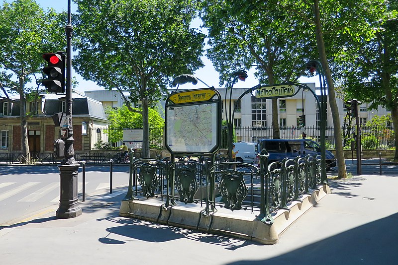 Édicule Guimard de la station Chardon-Lagache - Paris 16ème