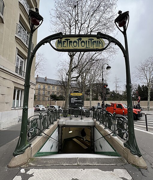 Édicule Guimard de la station Chardon-Lagache - Paris 16ème
