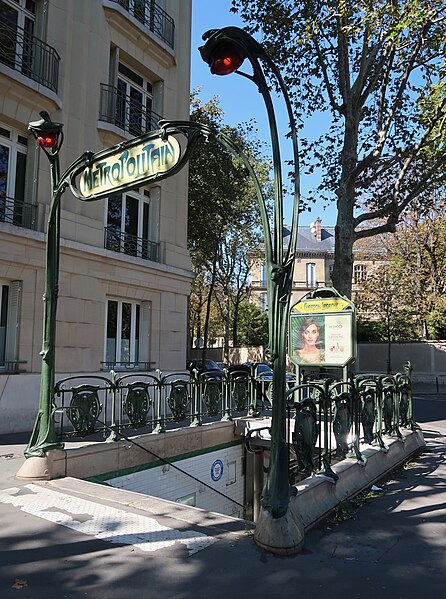 Édicule Guimard de la station Chardon-Lagache - Paris 16ème