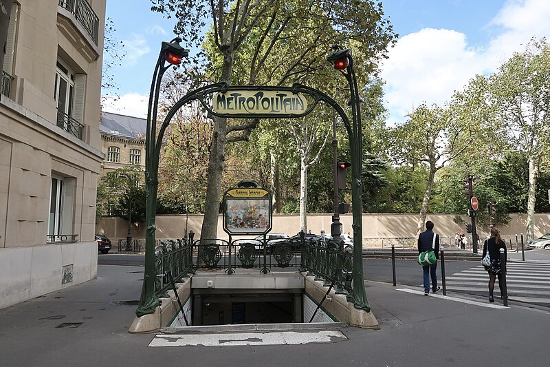 Édicule Guimard de la station Chardon-Lagache - Paris 16ème