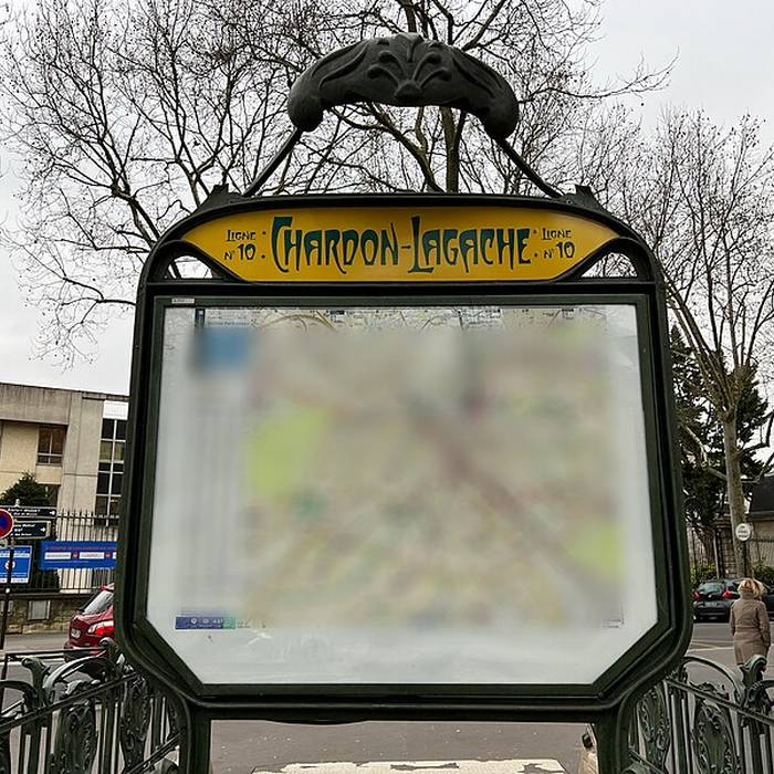 Photo de Édicule Guimard de la station Chardon-Lagache - Paris 16ème