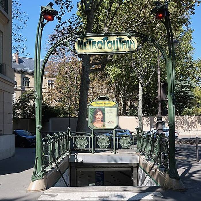 Photo de Édicule Guimard de la station Chardon-Lagache - Paris 16ème