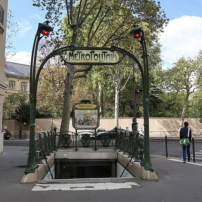 Photo de Édicule Guimard de la station Chardon-Lagache - Paris 16ème