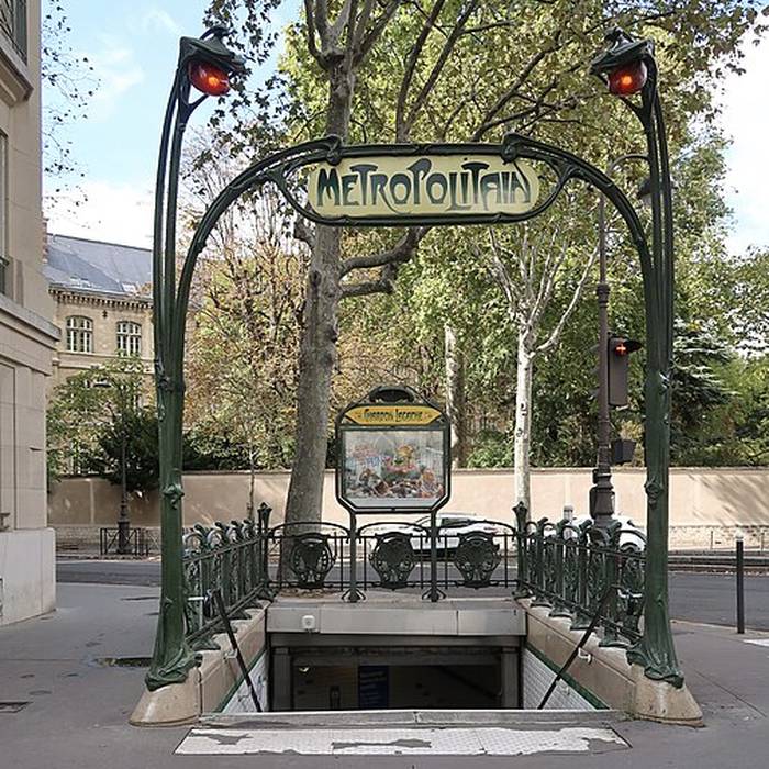 Photo de Édicule Guimard de la station Chardon-Lagache - Paris 16ème
