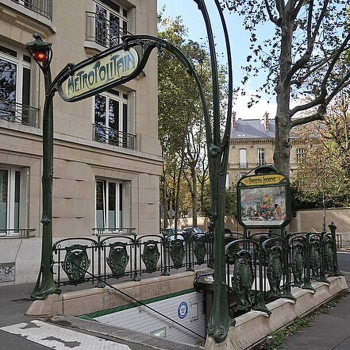 Photo de Édicule Guimard de la station Chardon-Lagache - Paris 16ème