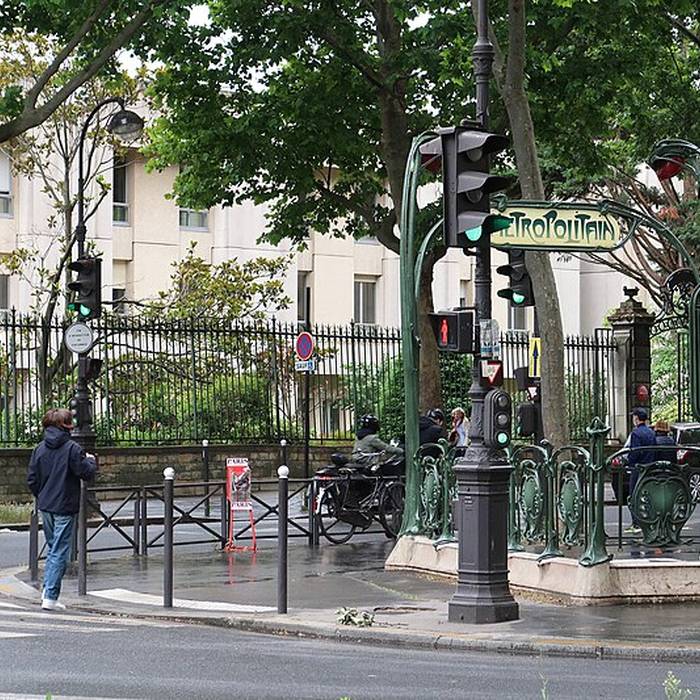 Photo de Édicule Guimard de la station Chardon-Lagache - Paris 16ème