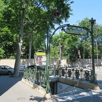 Édicule Guimard de la station Chardon-Lagache - Paris 16ème