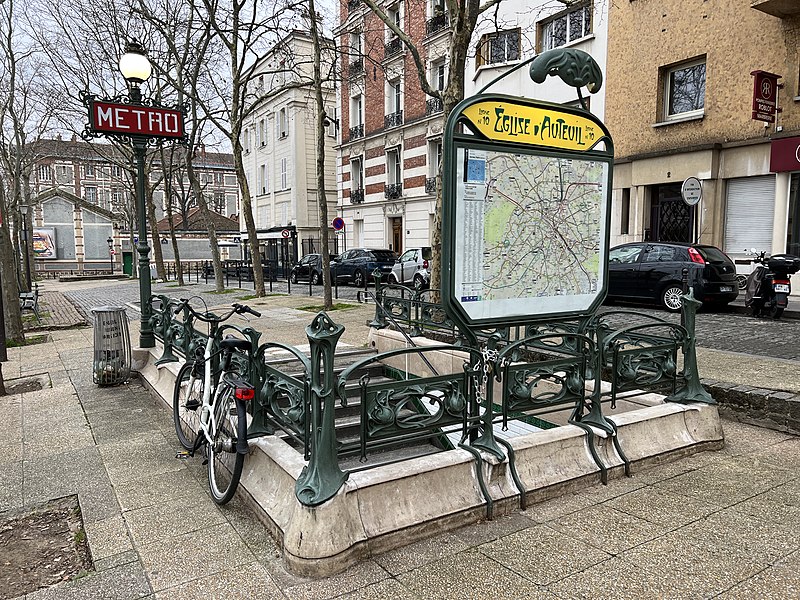 Édicule Guimard de la station Église-d'Auteuil - Paris 16ème