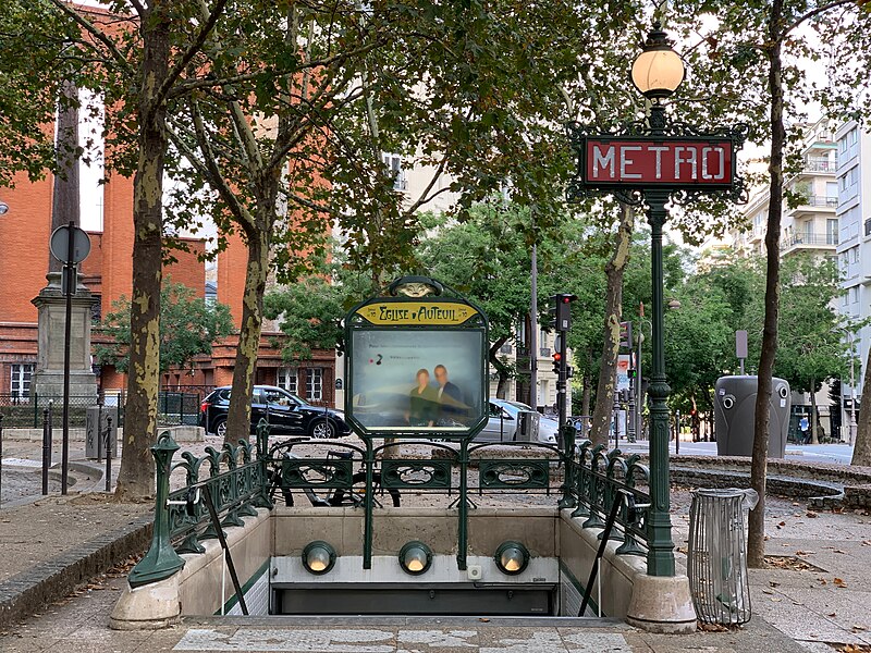 Édicule Guimard de la station Église-d'Auteuil - Paris 16ème