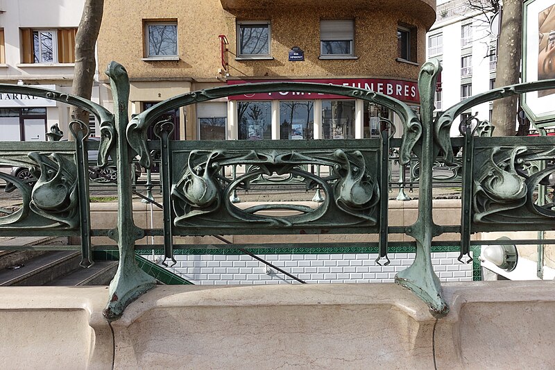 Édicule Guimard de la station Église-d'Auteuil - Paris 16ème