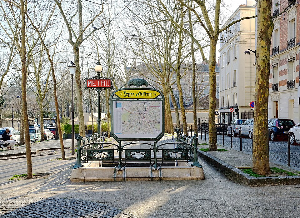 Édicule Guimard de la station Église-d'Auteuil - Paris 16ème