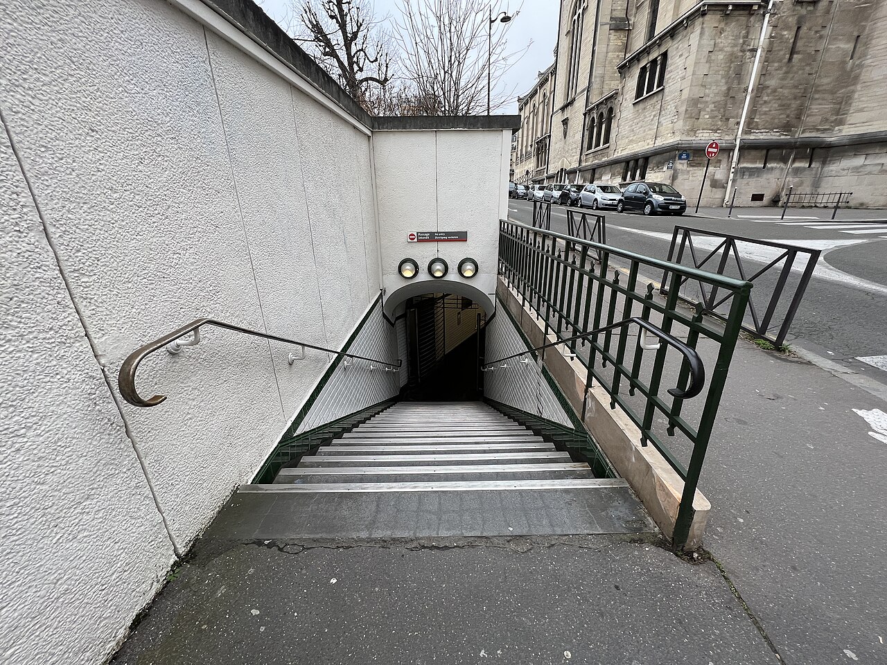 Édicule Guimard de la station Église-d'Auteuil - Paris 16ème
