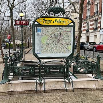 Édicule Guimard de la station Église-dAuteuil - Paris 16ème
