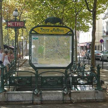 Édicule Guimard de la station Église-dAuteuil - Paris 16ème