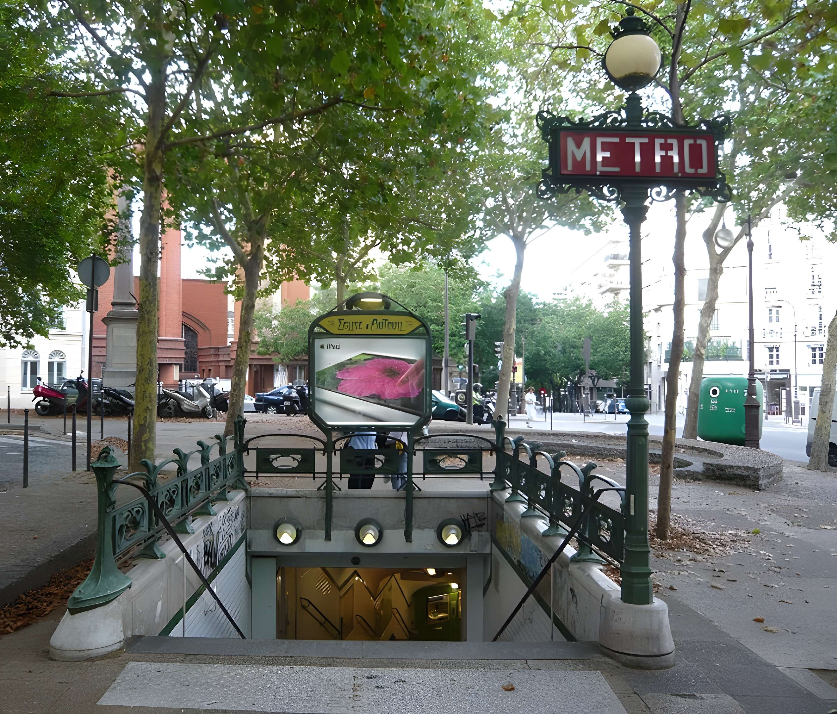 Édicule Guimard de la station Église-d'Auteuil - Paris 16ème 