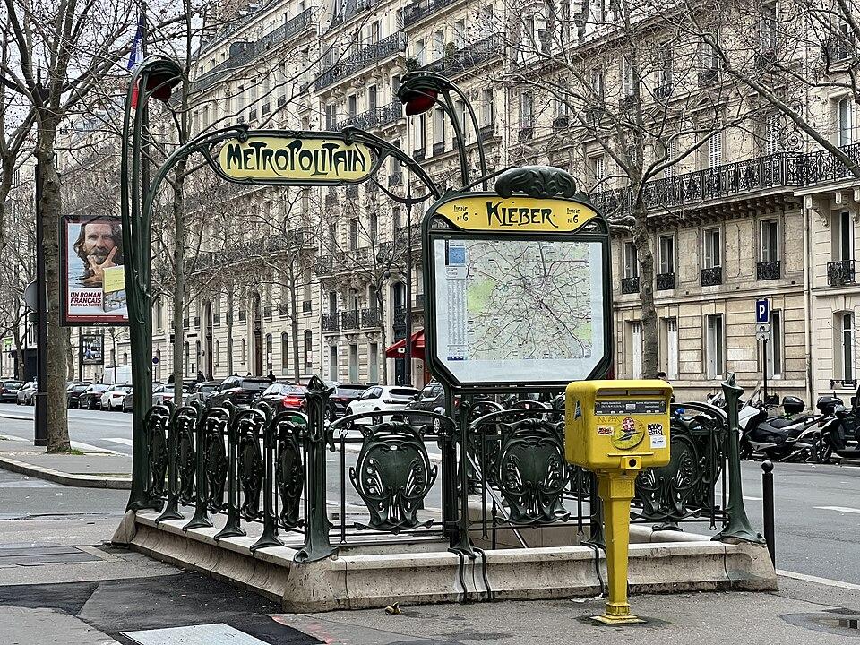 Édicule Guimard de la station Kléber - Paris 16ème