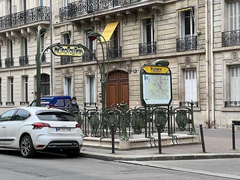 Édicule Guimard de la station Kléber - Paris 16ème