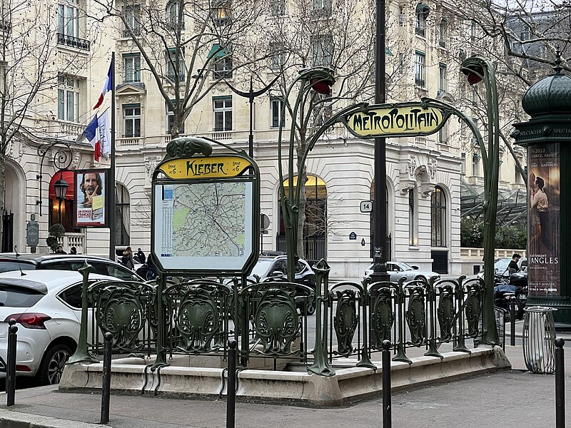 Édicule Guimard de la station Kléber - Paris 16ème