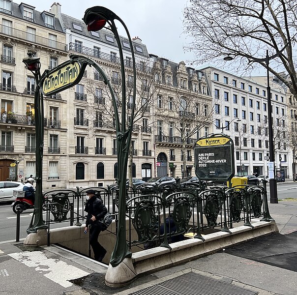 Édicule Guimard de la station Kléber - Paris 16ème