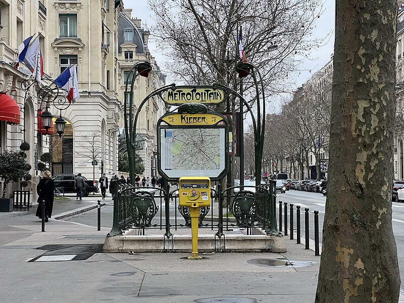 Édicule Guimard de la station Kléber - Paris 16ème