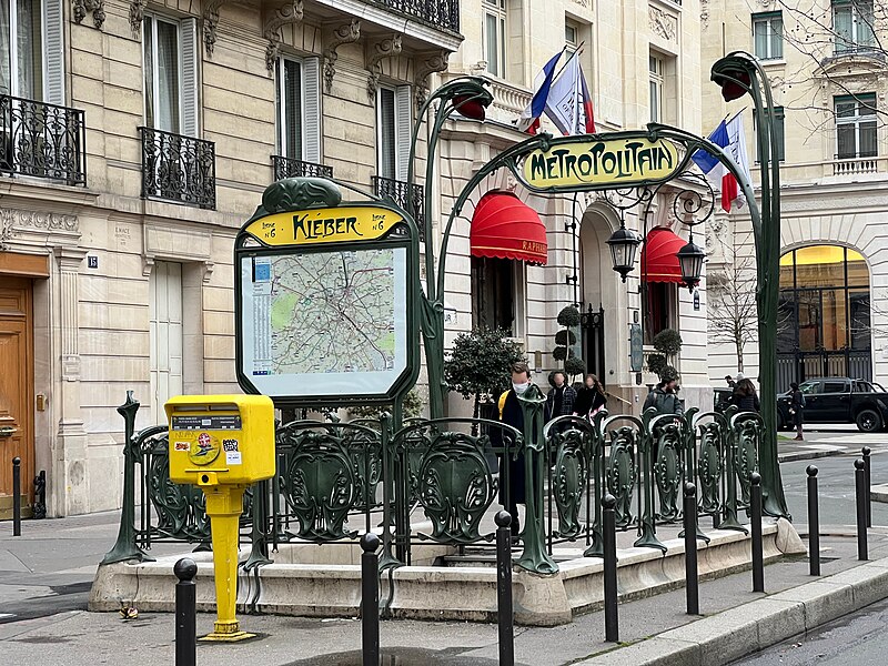 Édicule Guimard de la station Kléber - Paris 16ème