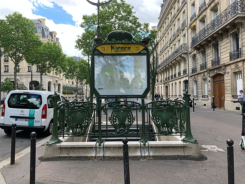 Édicule Guimard de la station Kléber - Paris 16ème