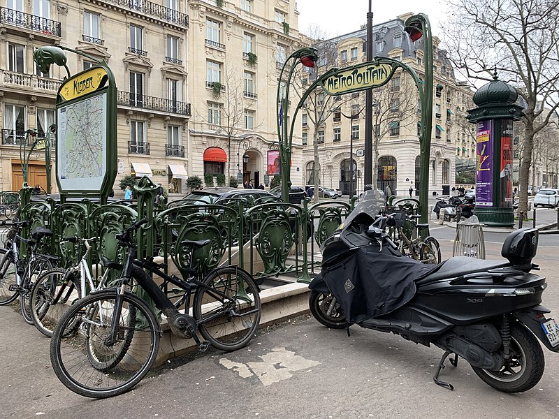 Édicule Guimard de la station Kléber - Paris 16ème
