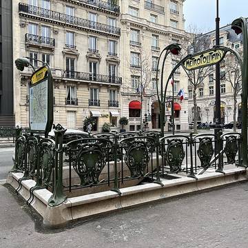 Édicule Guimard de la station Kléber - Paris 16ème