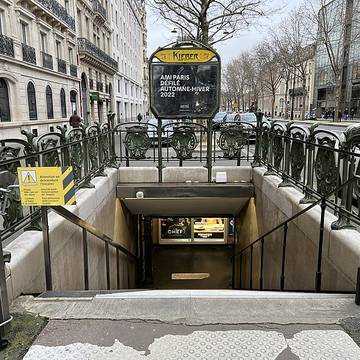 Édicule Guimard de la station Kléber - Paris 16ème