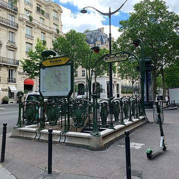 Édicule Guimard de la station Kléber - Paris 16ème