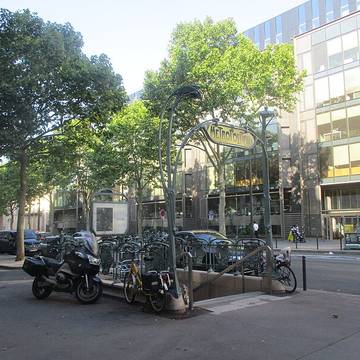 Édicule Guimard de la station Kléber - Paris 16ème