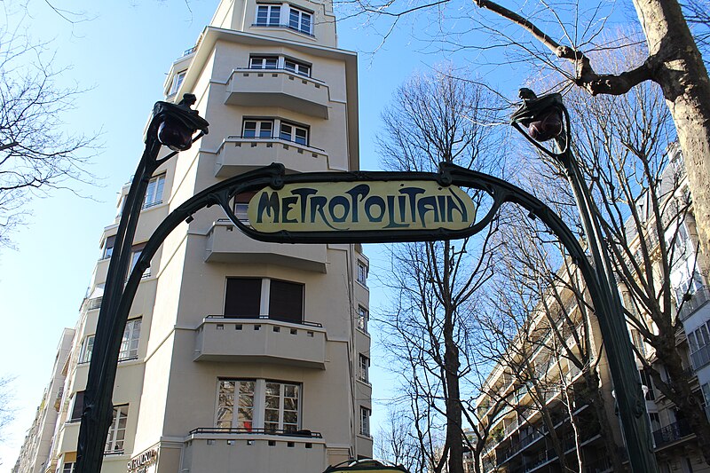 Édicule Guimard de la station Mirabeau - Paris 16ème