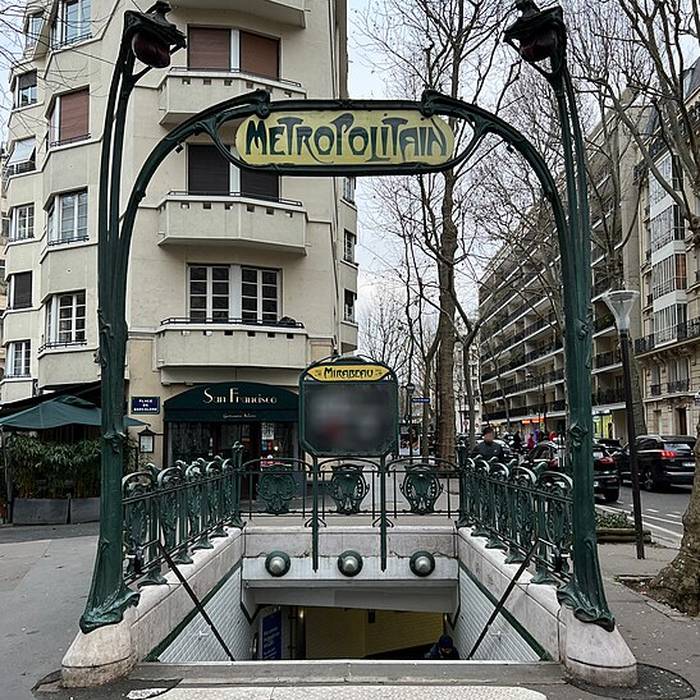 Photo de Édicule Guimard de la station Mirabeau - Paris 16ème