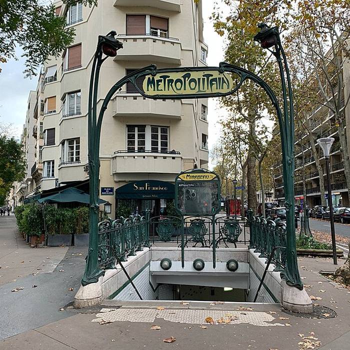 Photo de Édicule Guimard de la station Mirabeau - Paris 16ème