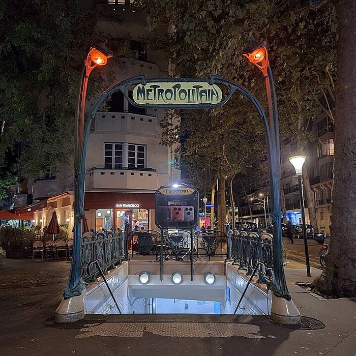 Photo de Édicule Guimard de la station Mirabeau - Paris 16ème