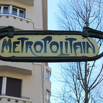 Édicule Guimard de la station Mirabeau - Paris 16ème