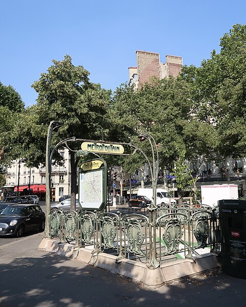 Édicule Guimard de la station Porte d'Auteuil - Paris 16ème