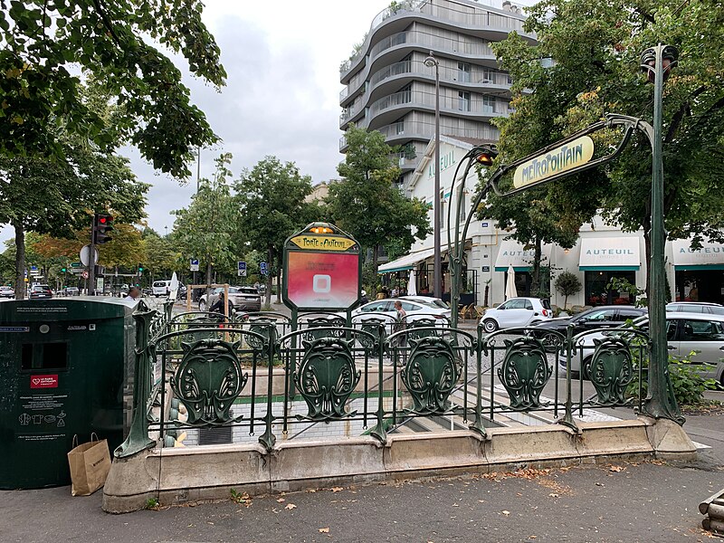 Édicule Guimard de la station Porte d'Auteuil - Paris 16ème