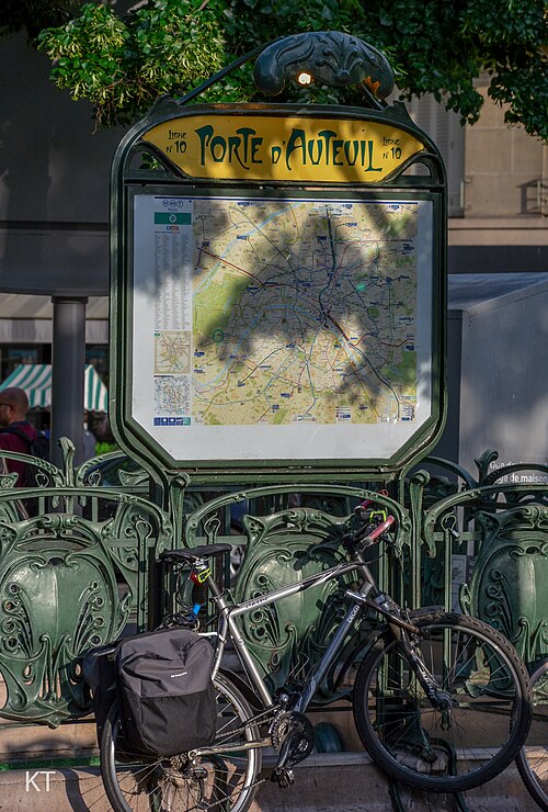 Édicule Guimard de la station Porte d'Auteuil - Paris 16ème