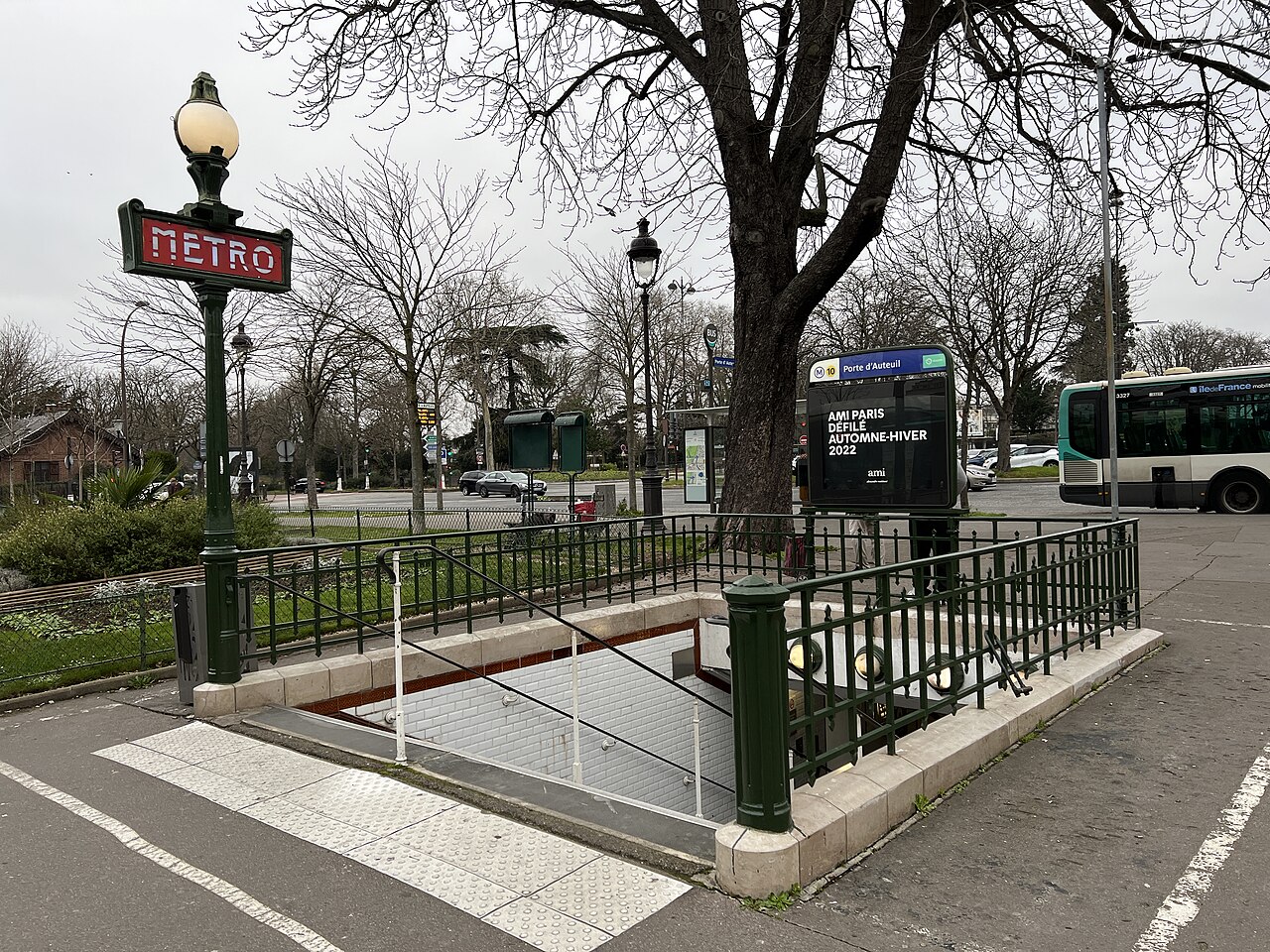 Édicule Guimard de la station Porte d'Auteuil - Paris 16ème