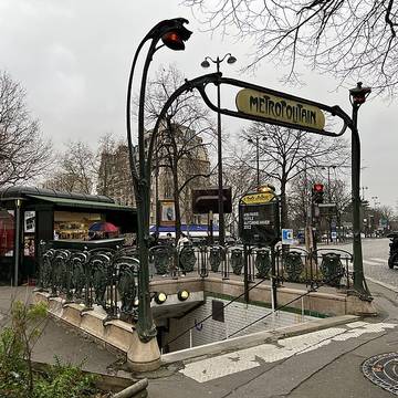 Édicule Guimard de la station Porte dAuteuil - Paris 16ème