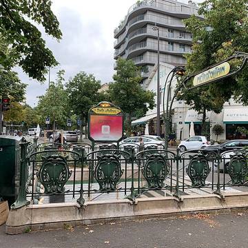 Édicule Guimard de la station Porte dAuteuil - Paris 16ème