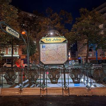 Édicule Guimard de la station Porte dAuteuil - Paris 16ème